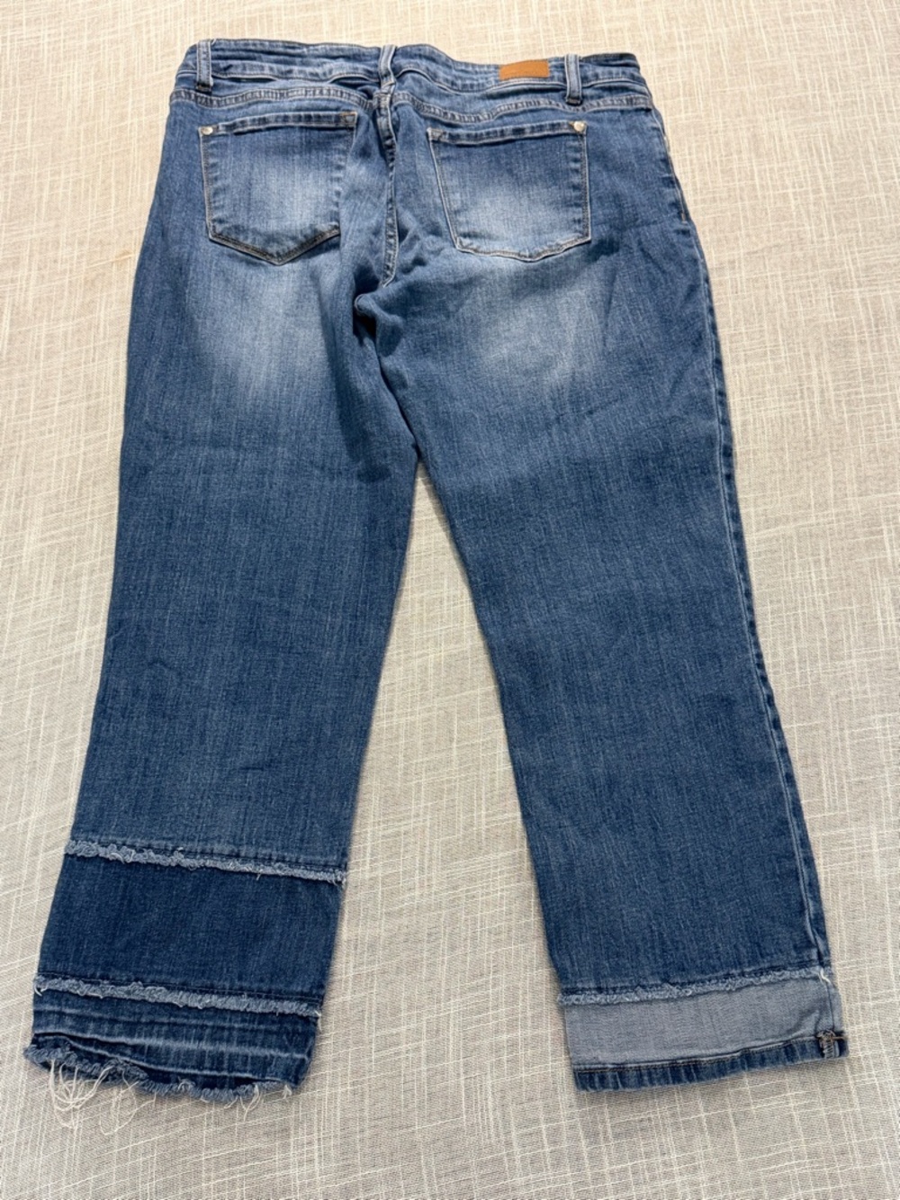 Judy Blue Straight Jeans 13/31 Raw Hem Cropped Patchwork Distressed - Picture 4 of 11